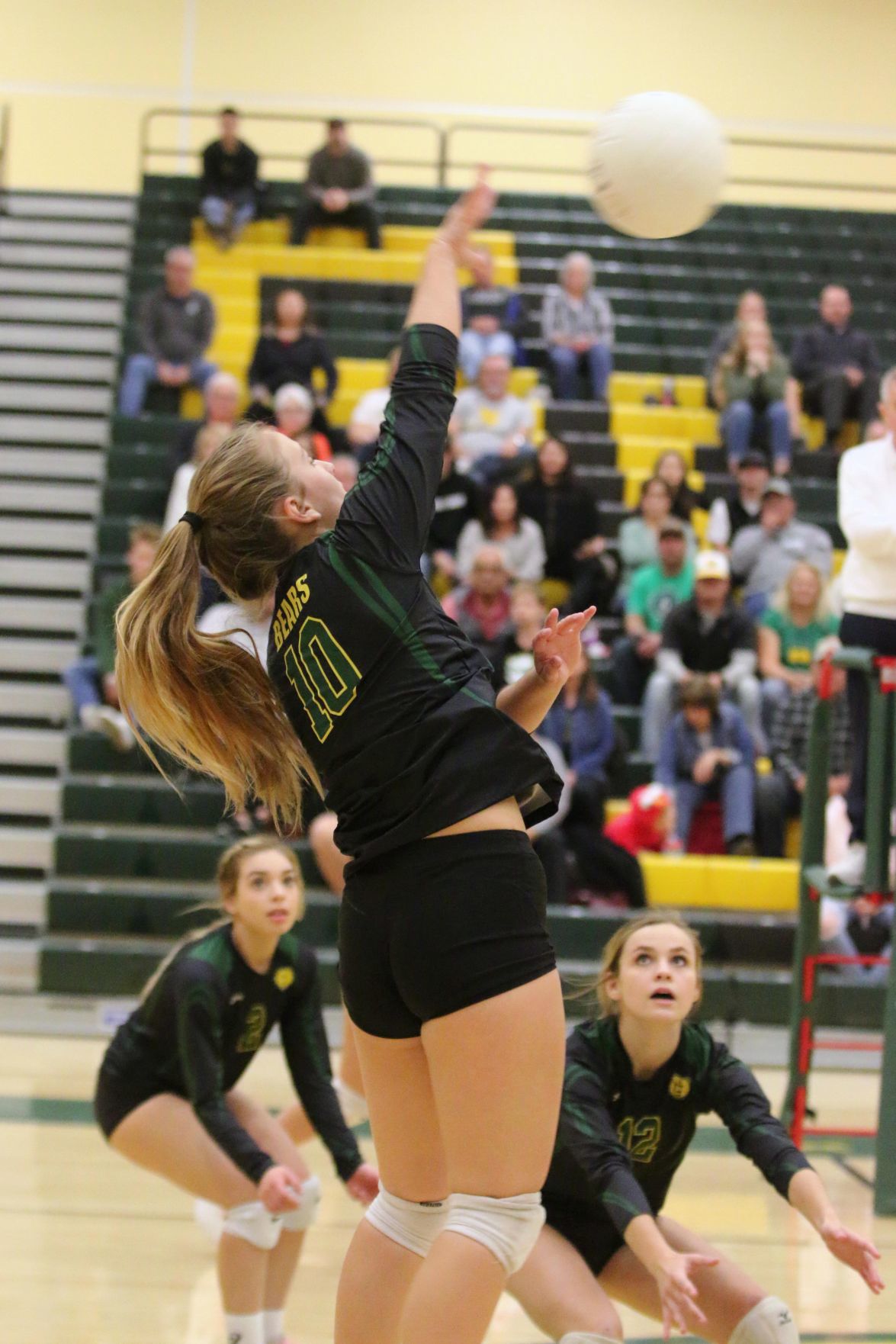 Sierra Pacific cruises past McFarland in opening round of volleyball playoffs